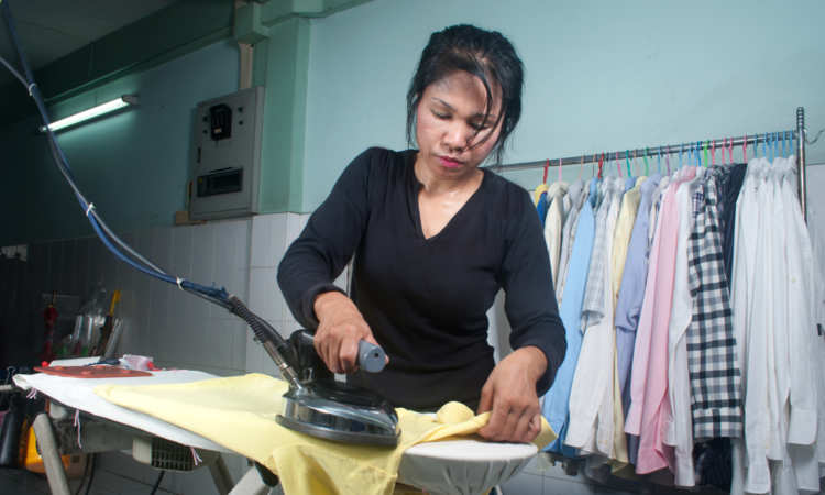 Post thumbnail of Are strict house rules and a rigid timetable for your maids necessary?