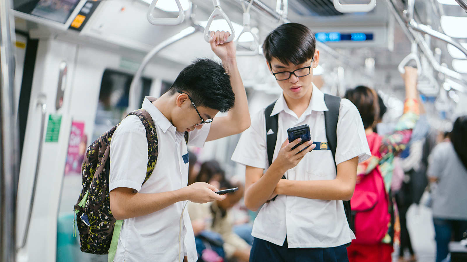 Young cashier from a top JC exposes elitist Singaporean parents on Reddit