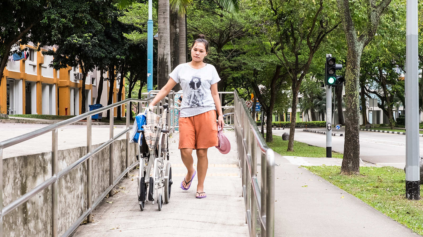 Domestic helpers share touching encounters with kind Singaporeans