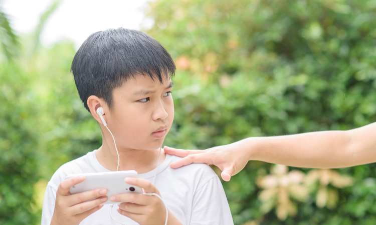 Post thumbnail of Teen suicides and social media: What should parents know