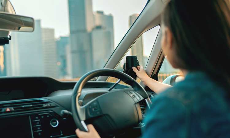 Post thumbnail of Singaporean woman shares account of how she offers free rides to those in need