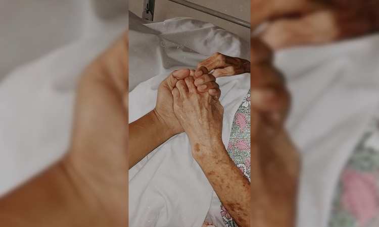 Post thumbnail of Domestic helper shares touching perspective on earning elderly employer’s trust
