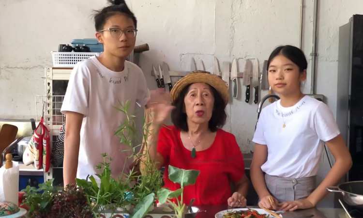 Post thumbnail of This unconventional family has one kind thing to share