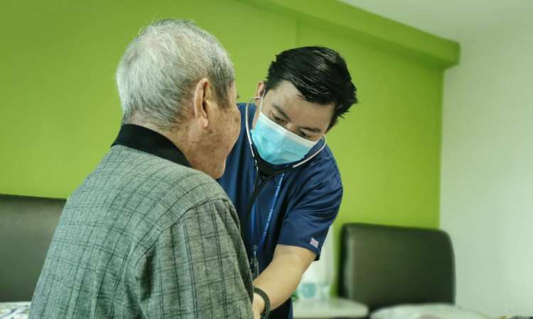 Post thumbnail of Dealing with death inspires healthcare heroes to do something for the living