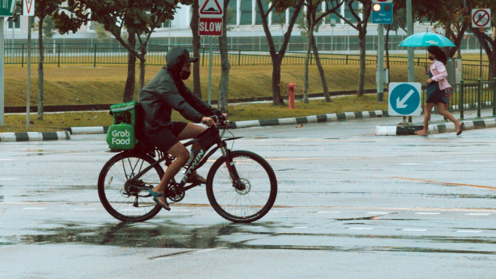 Post thumbnail of Food delivery riders: “They are silent heroes, providing for their families, just like us”