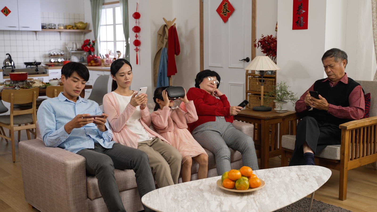 Post thumbnail of How to deal with kaypoh aunties and uncles during CNY visits