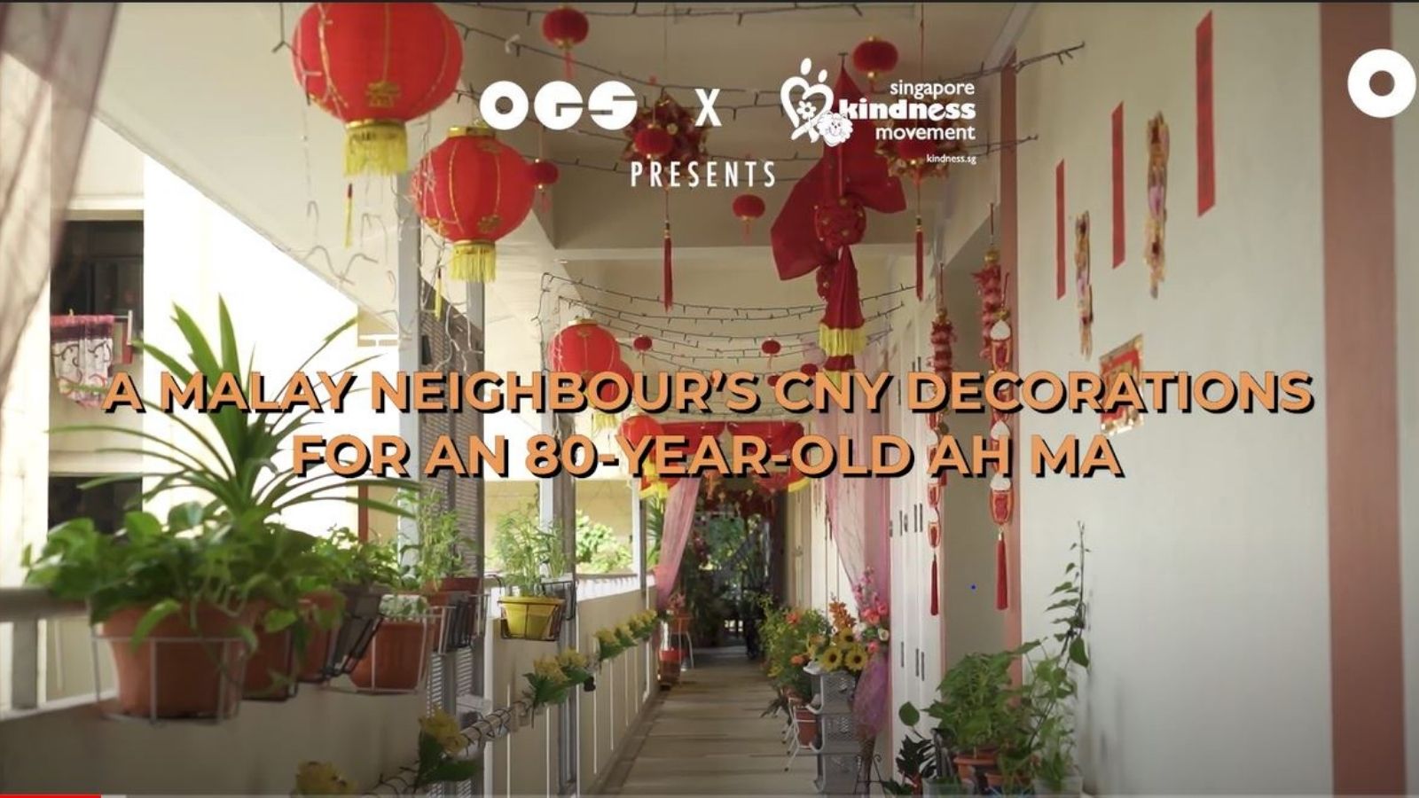 Post thumbnail of Malay neighbour helps set up Chinese New Year decorations for elderly Tampines residents