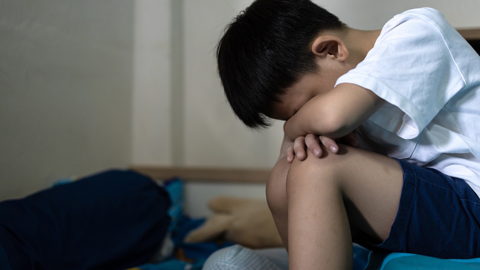 Post thumbnail of Childhood stress: 5 ways to help children manage it better